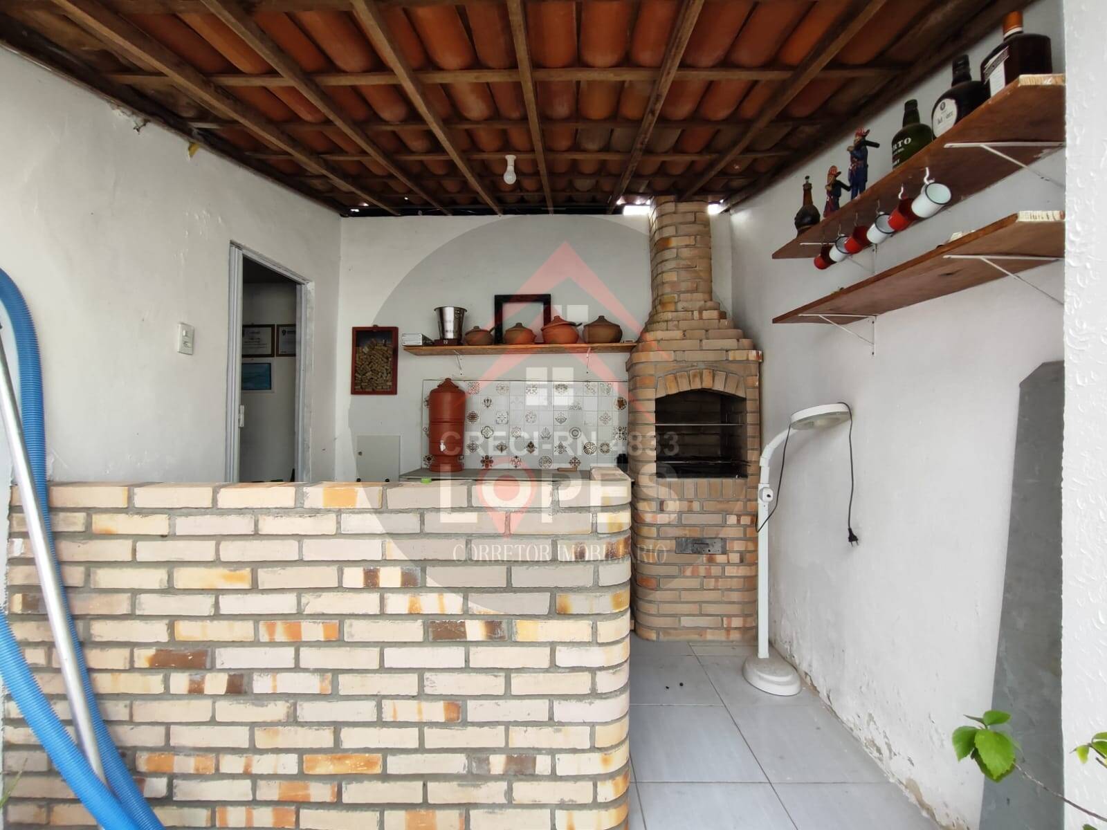 Casa à venda com 2 quartos, 200m² - Foto 3