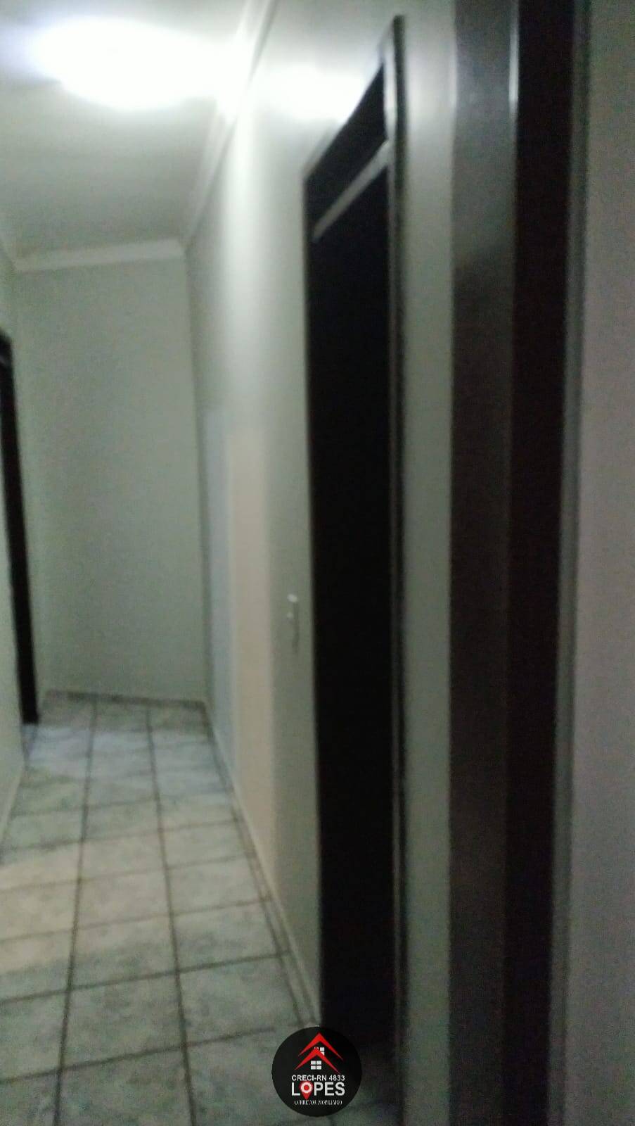 Casa à venda com 3 quartos, 400m² - Foto 4