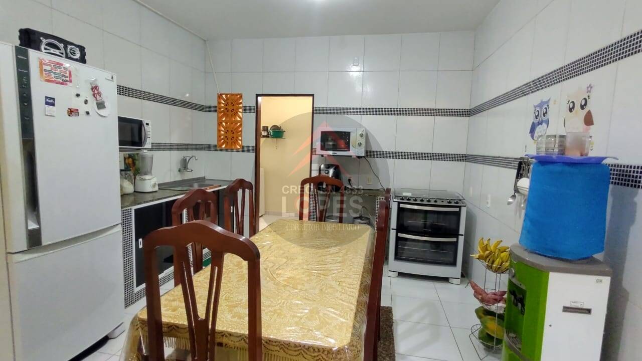 Casa à venda com 5 quartos, 200m² - Foto 10