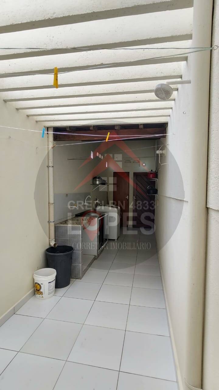 Casa à venda com 5 quartos, 200m² - Foto 9