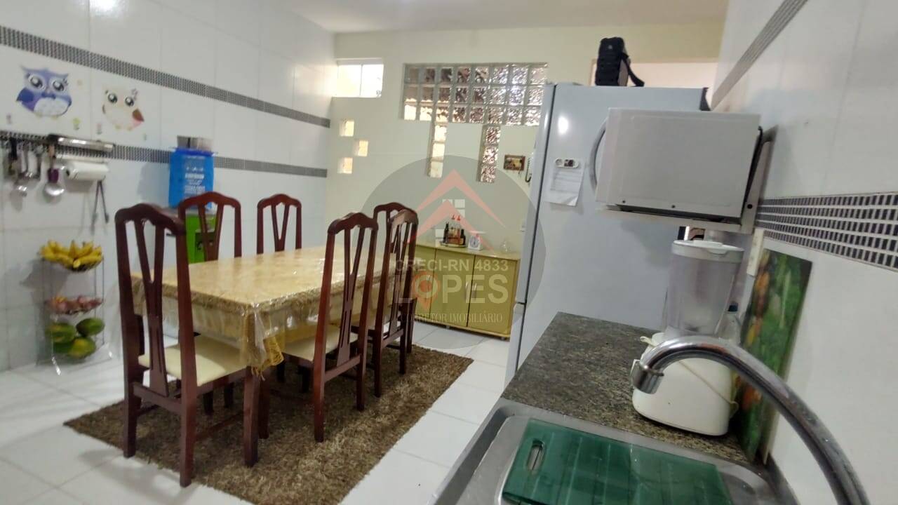 Casa à venda com 5 quartos, 200m² - Foto 11