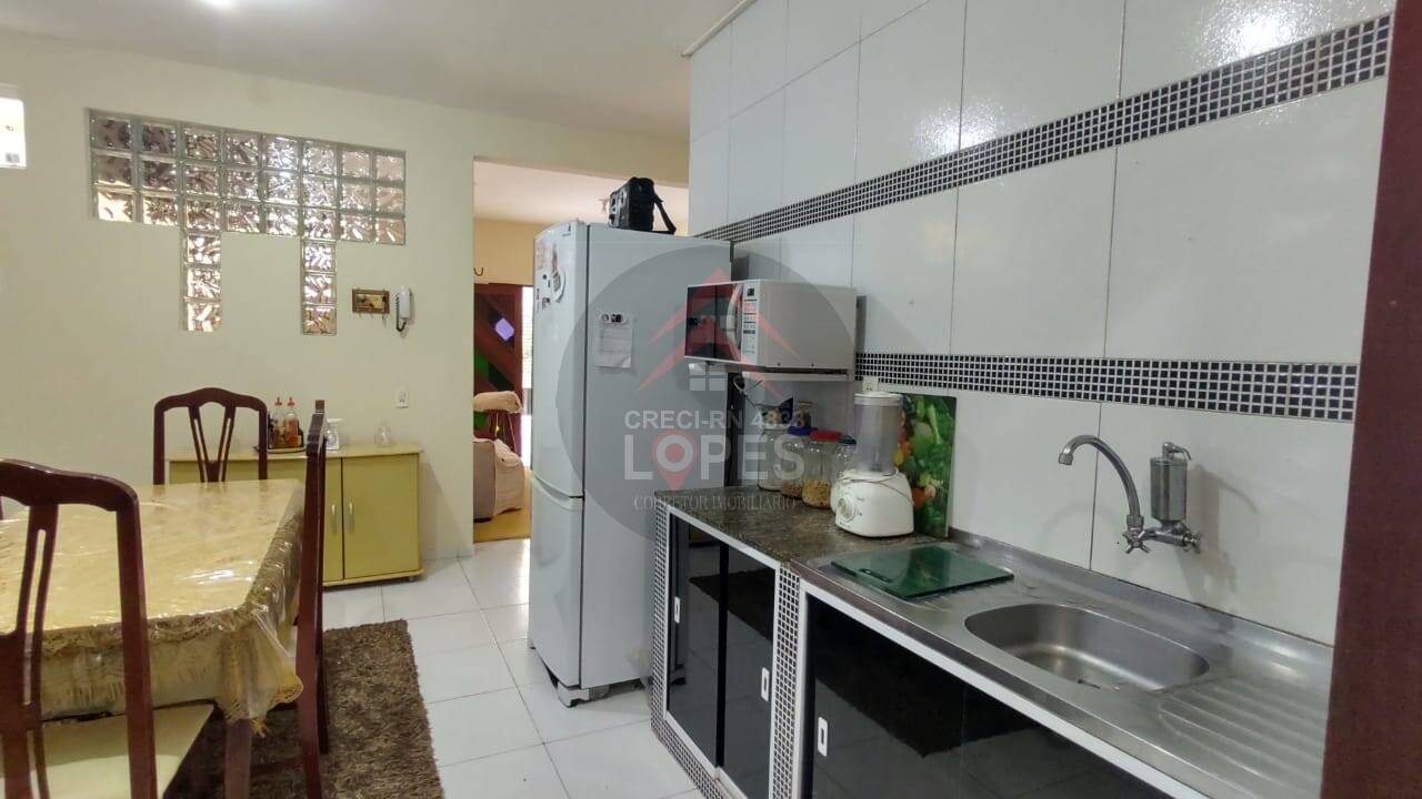 Casa à venda com 5 quartos, 200m² - Foto 12