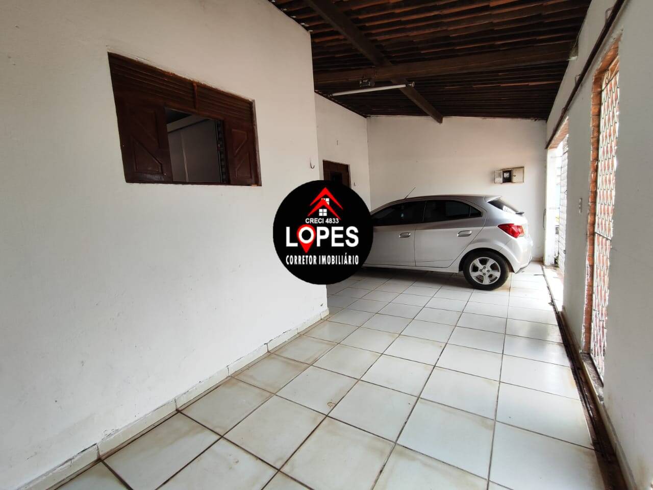 Casa à venda com 3 quartos, 200m² - Foto 1