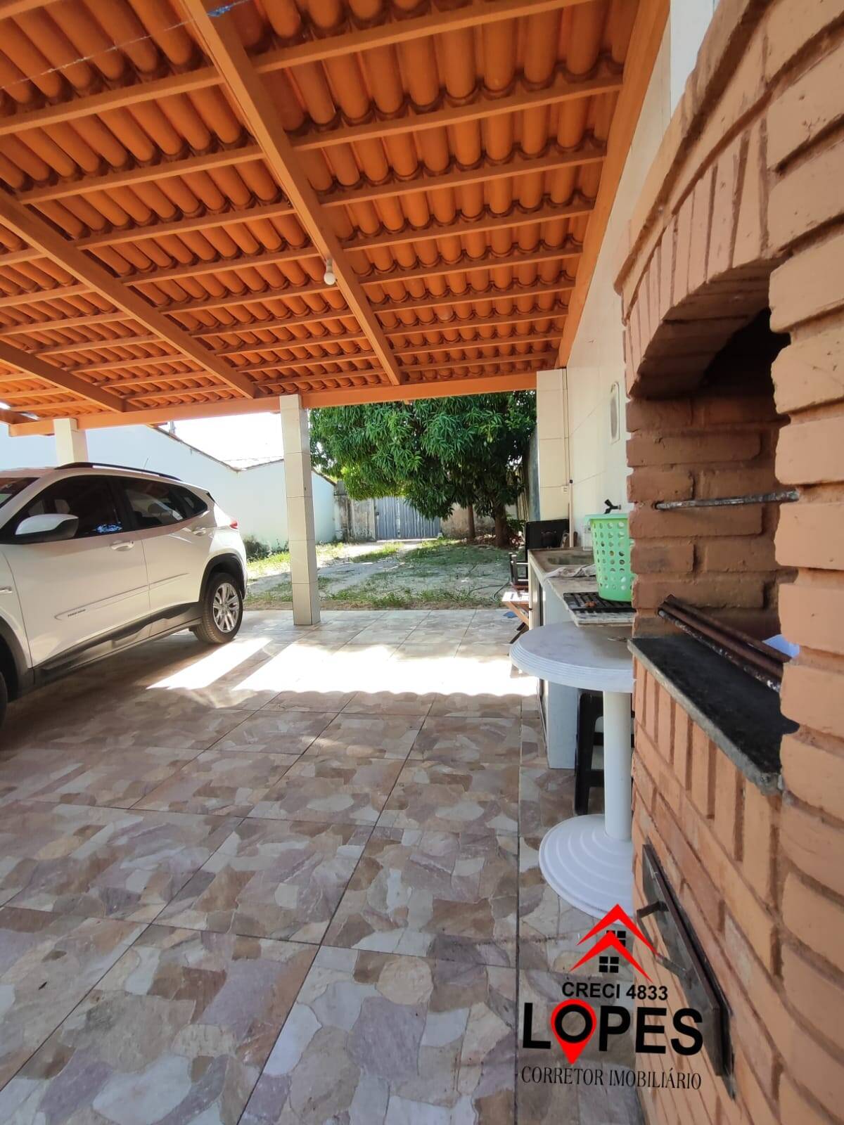 Casa à venda com 8 quartos, 480m² - Foto 1