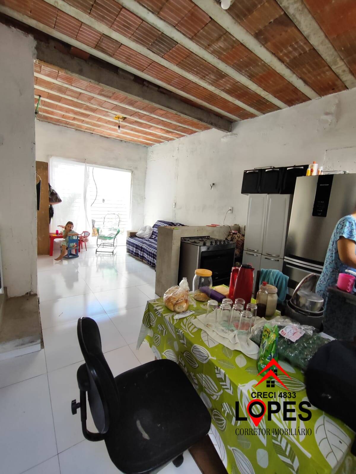 Casa à venda com 2 quartos, 70m² - Foto 5