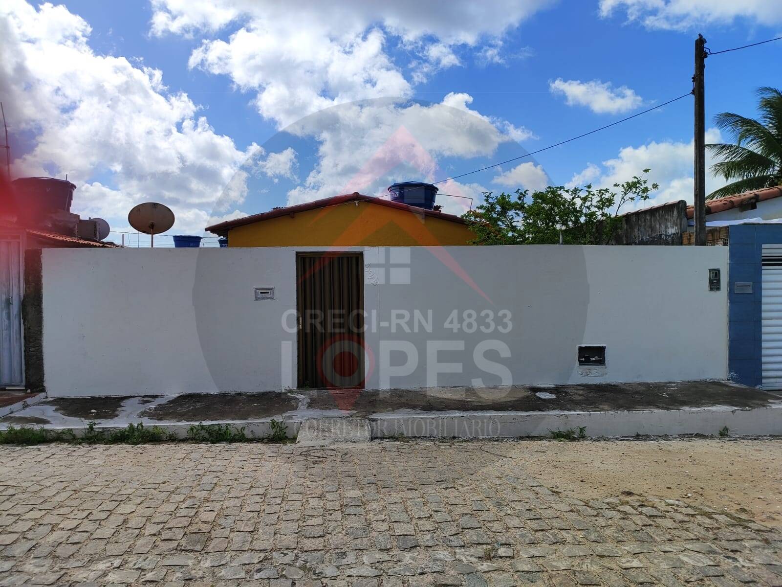 Casa à venda com 2 quartos, 150m² - Foto 2