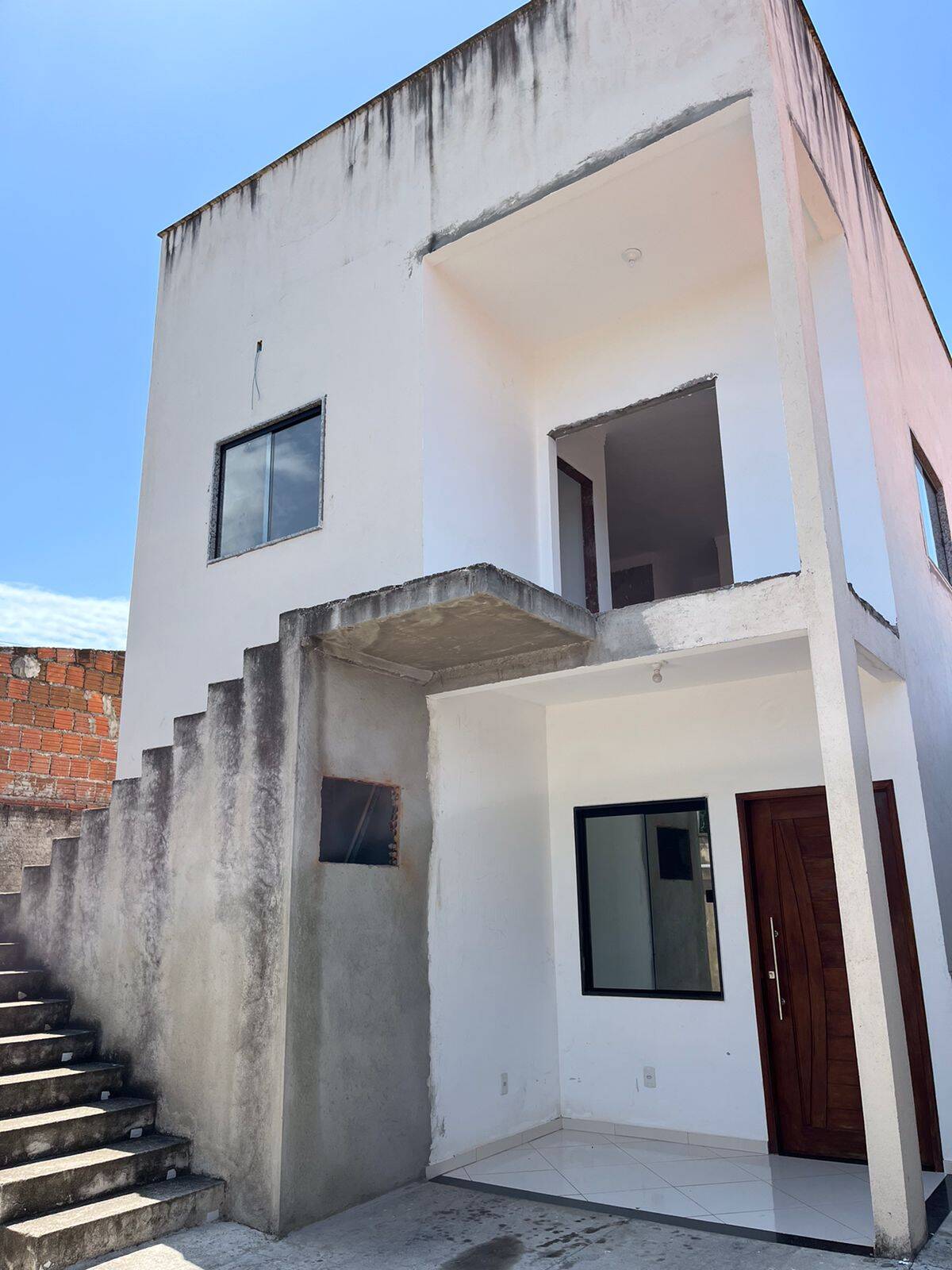 Casa à venda com 6 quartos, 200m² - Foto 2