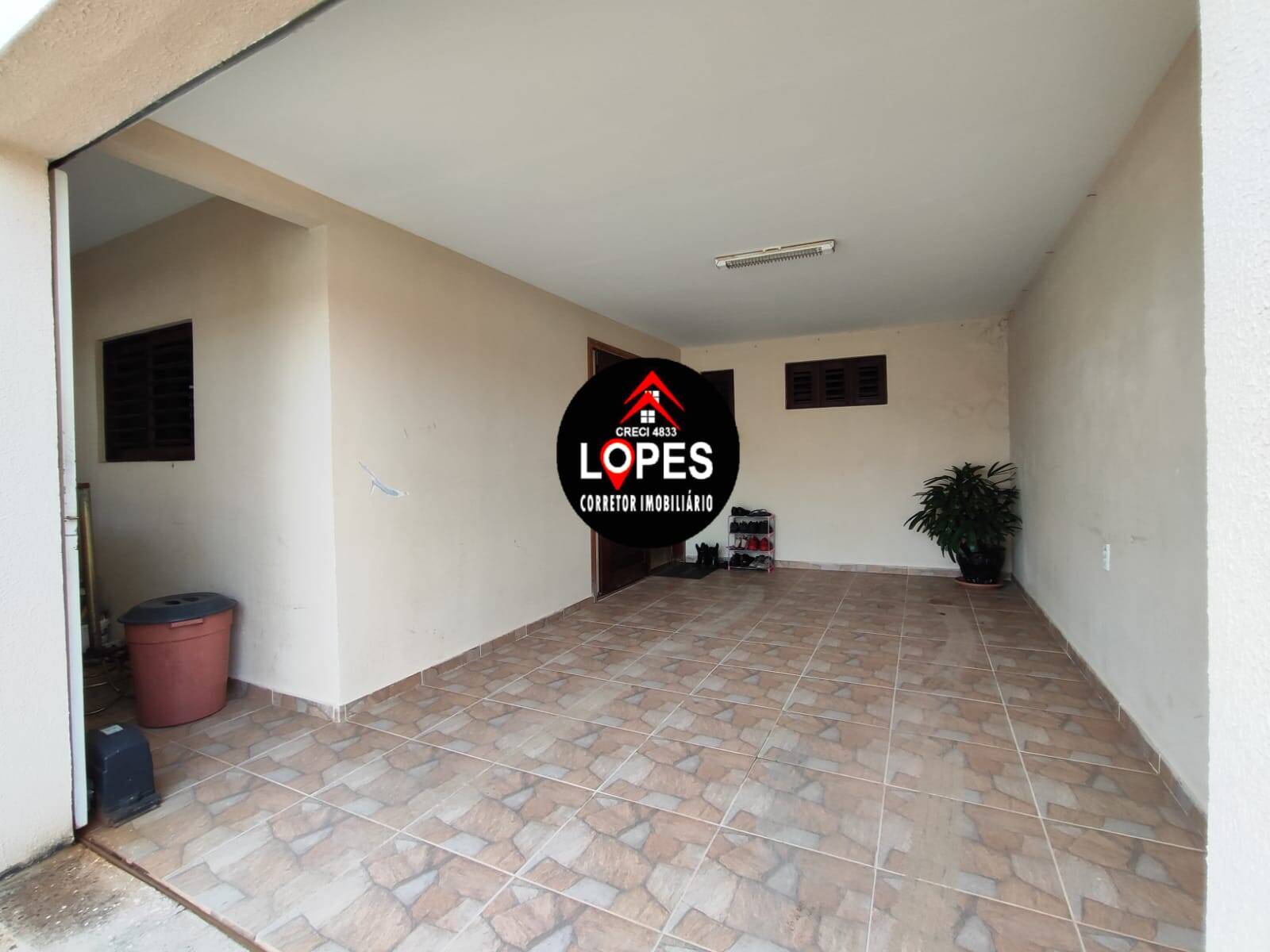 Casa à venda com 3 quartos, 120m² - Foto 1