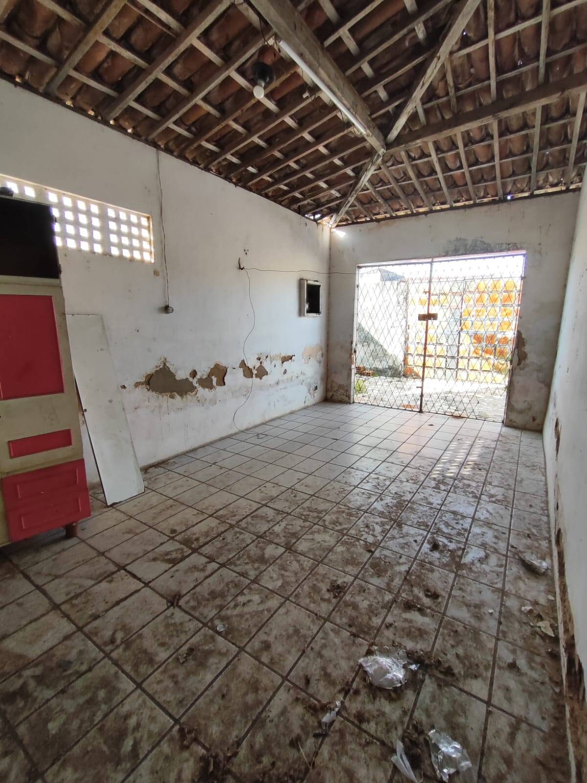 Casa à venda com 2 quartos, 200m² - Foto 5