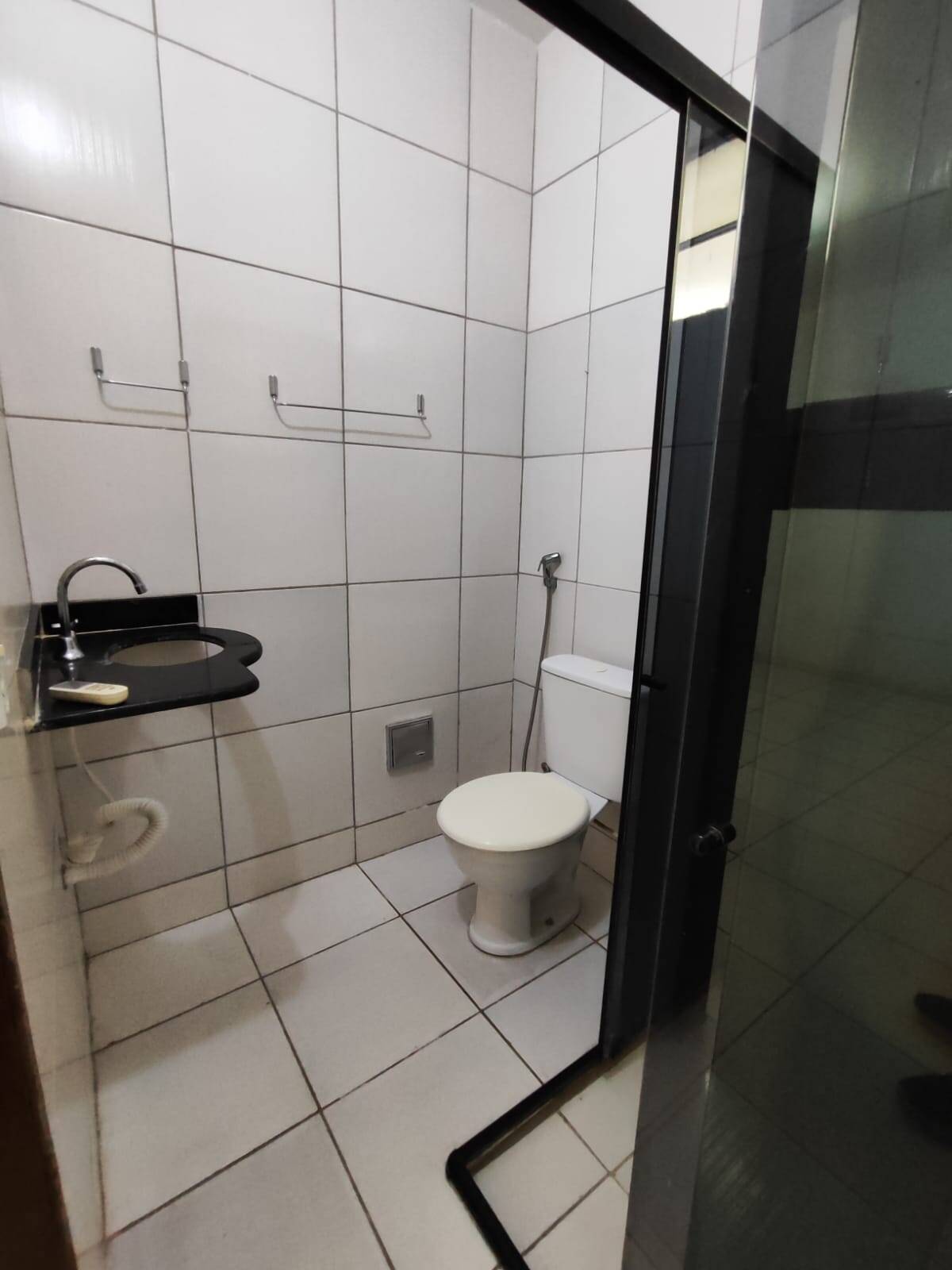 Casa à venda e aluguel com 2 quartos, 200m² - Foto 3