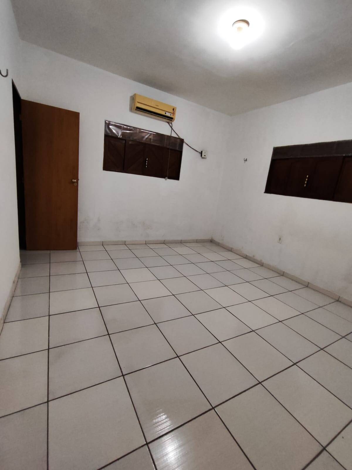 Casa à venda e aluguel com 2 quartos, 200m² - Foto 4