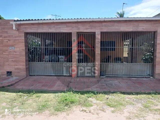 Casa à venda com 3 quartos, 200m² - Foto 1