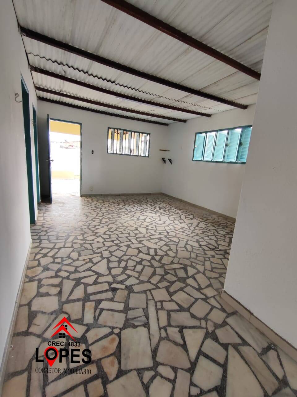 Casa à venda com 2 quartos, 600m² - Foto 15