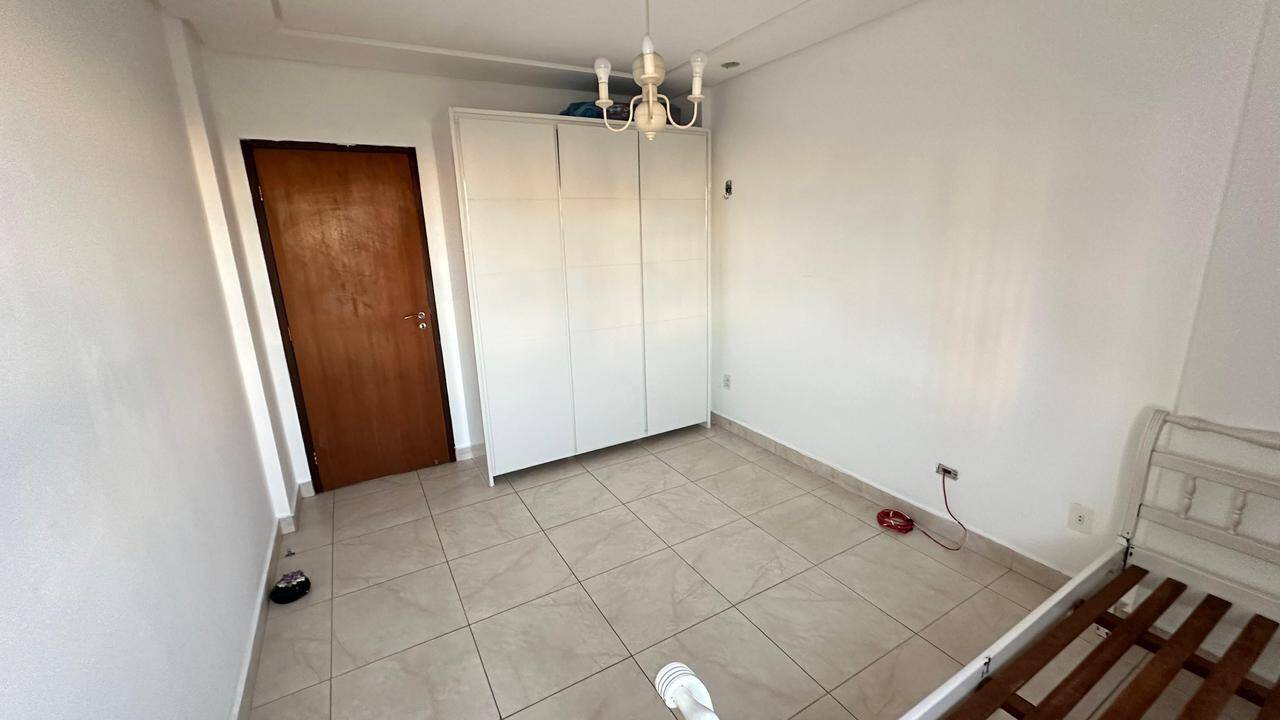 Apartamento à venda com 3 quartos, 168m² - Foto 8