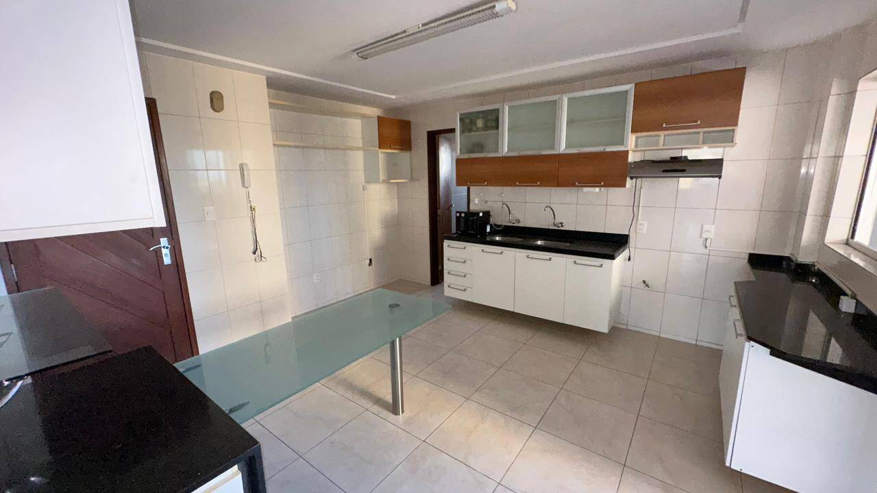 Apartamento à venda com 3 quartos, 168m² - Foto 12