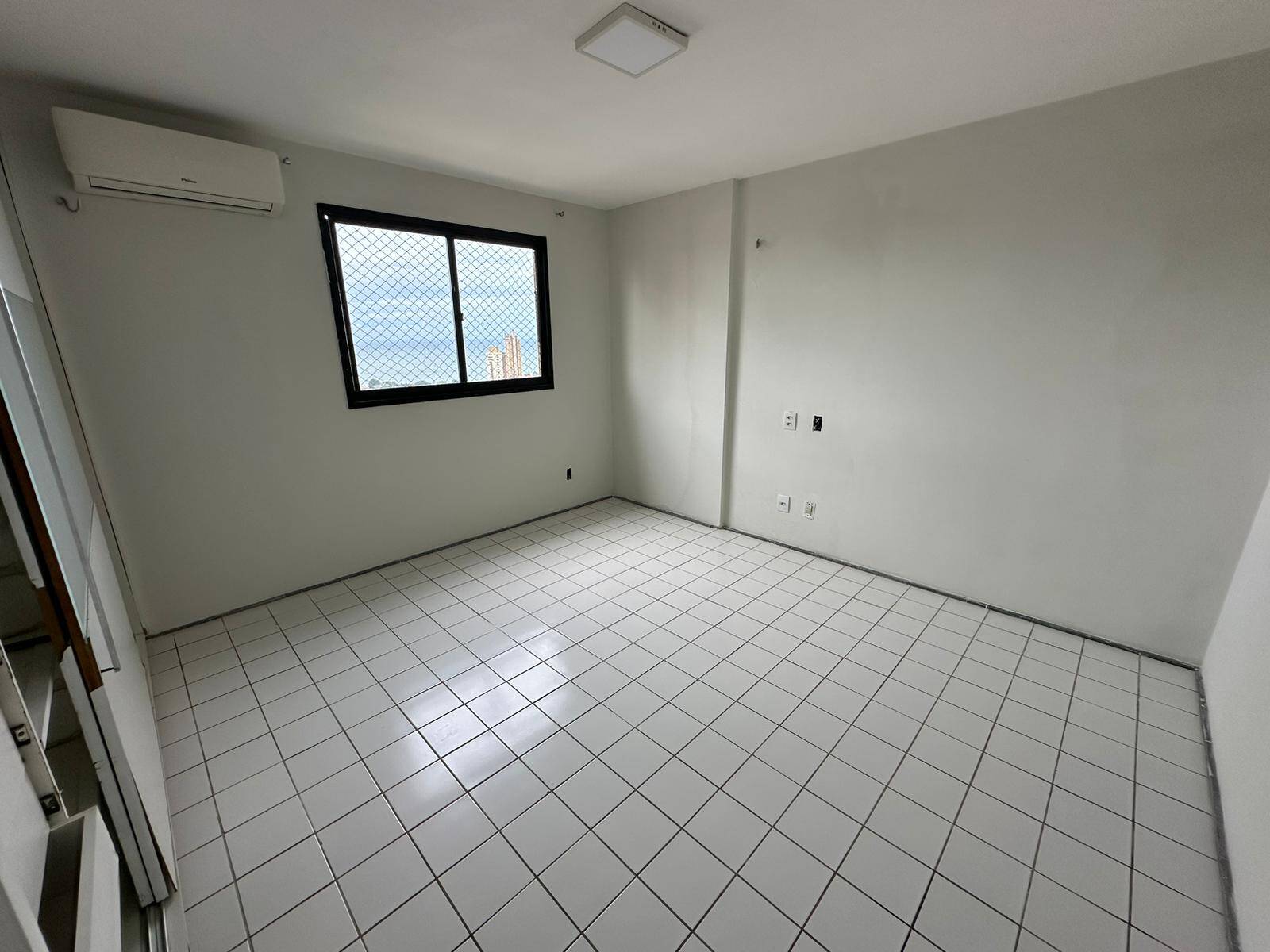 Apartamento para alugar com 3 quartos, 108m² - Foto 2