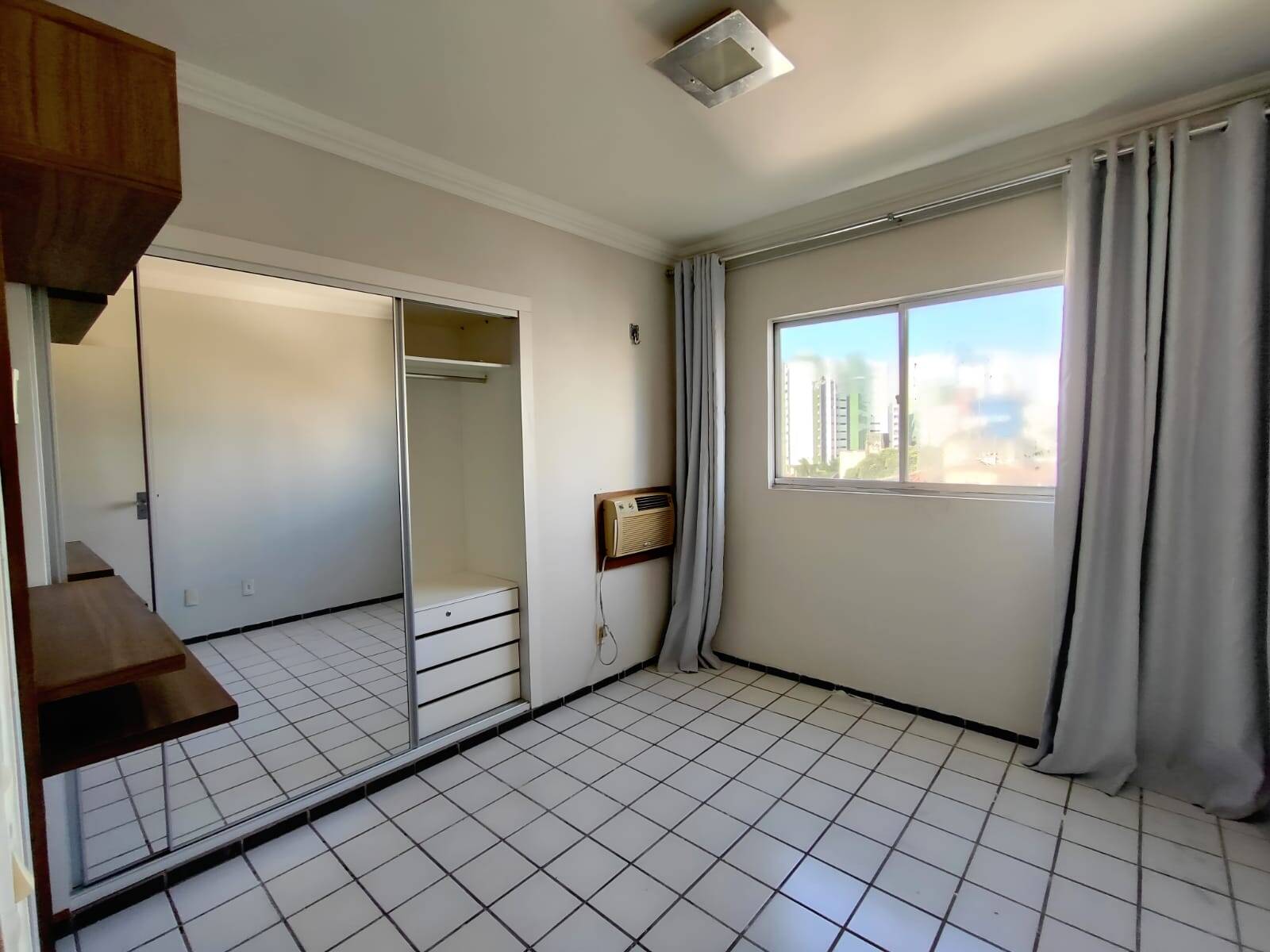 Apartamento à venda com 3 quartos, 80m² - Foto 2