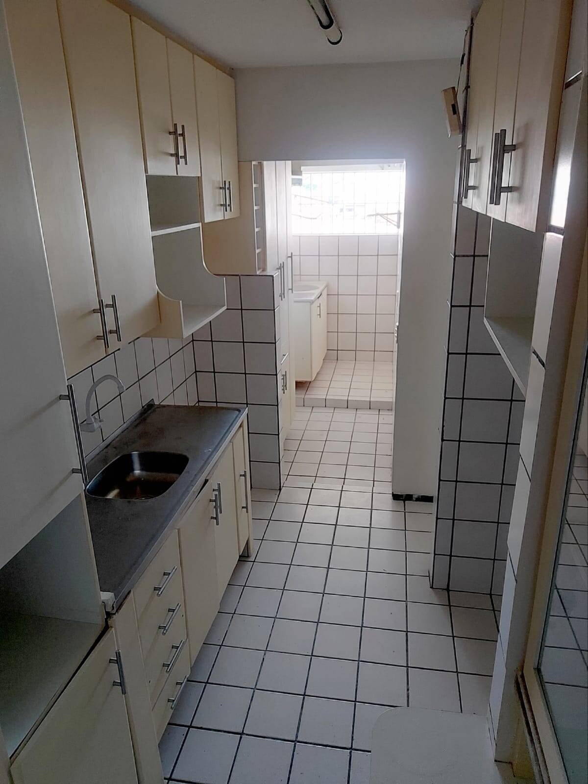 Apartamento à venda com 3 quartos, 80m² - Foto 4