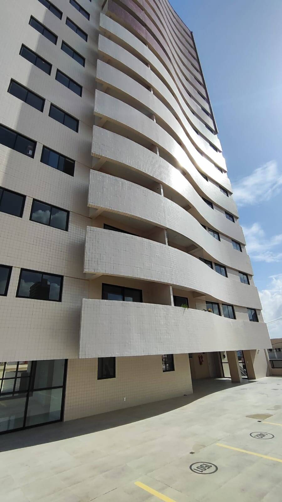 Apartamento à venda com 3 quartos, 75m² - Foto 2