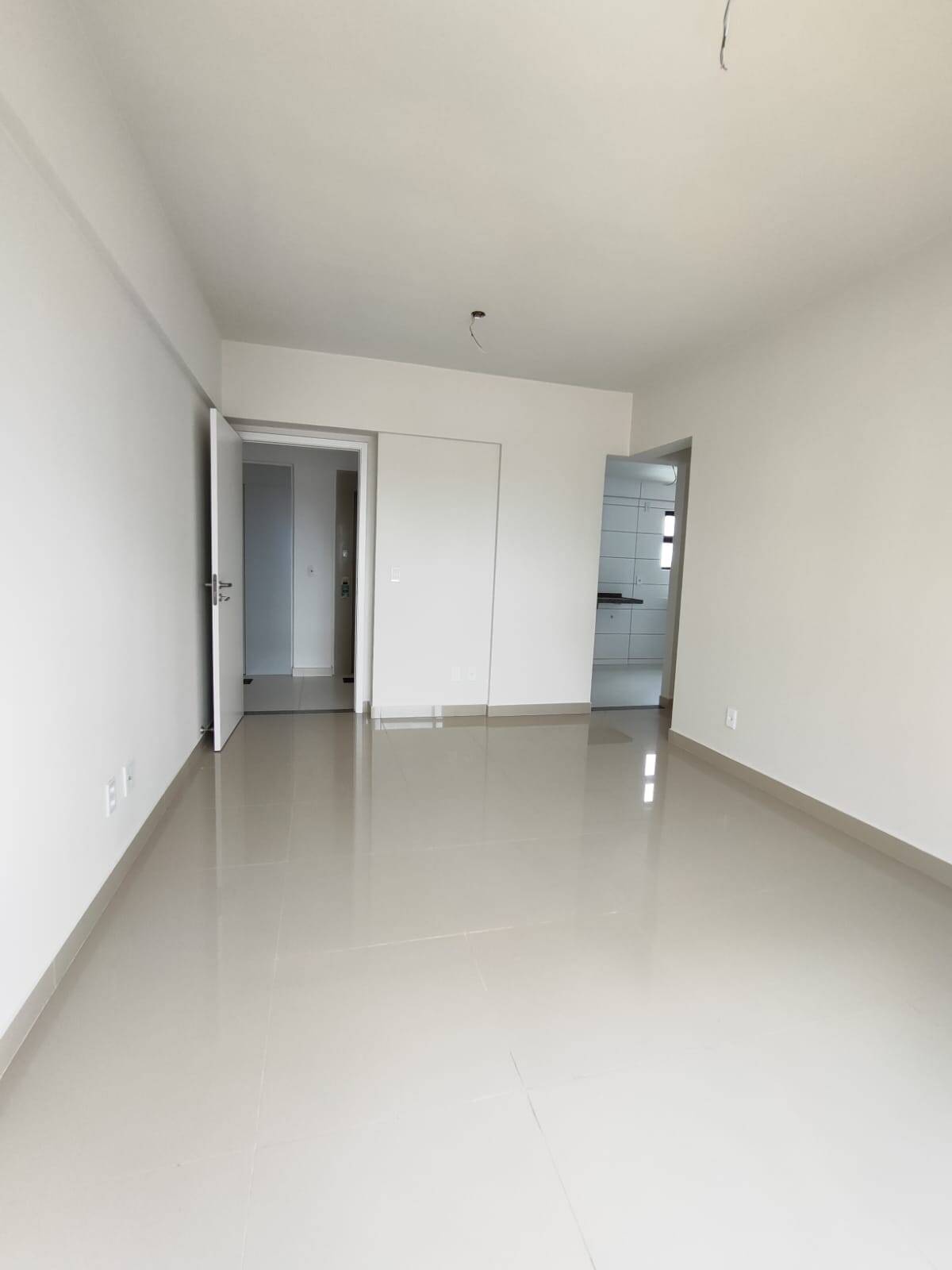 Apartamento à venda com 3 quartos, 75m² - Foto 4