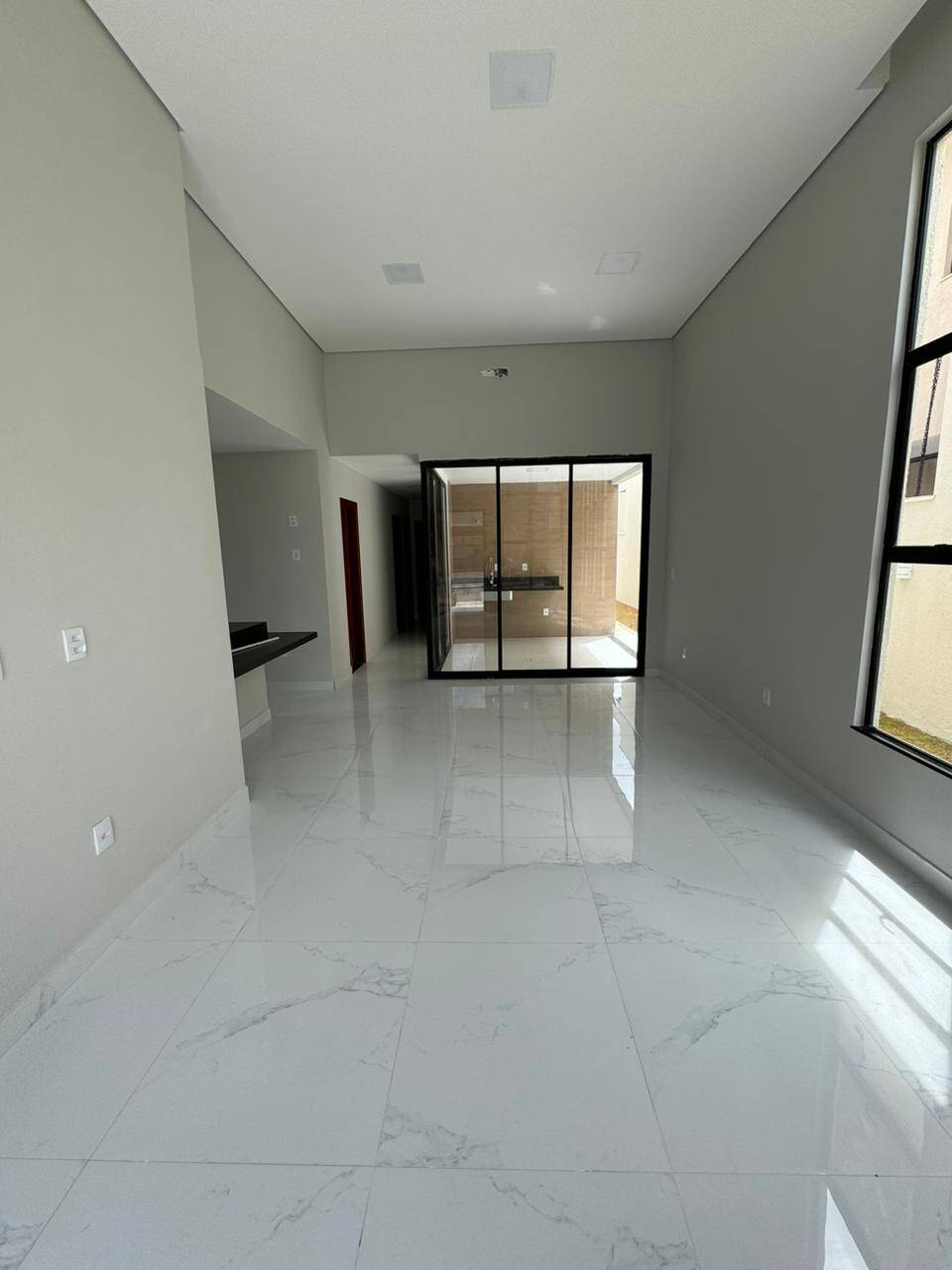 Casa à venda com 3 quartos, 120m² - Foto 3