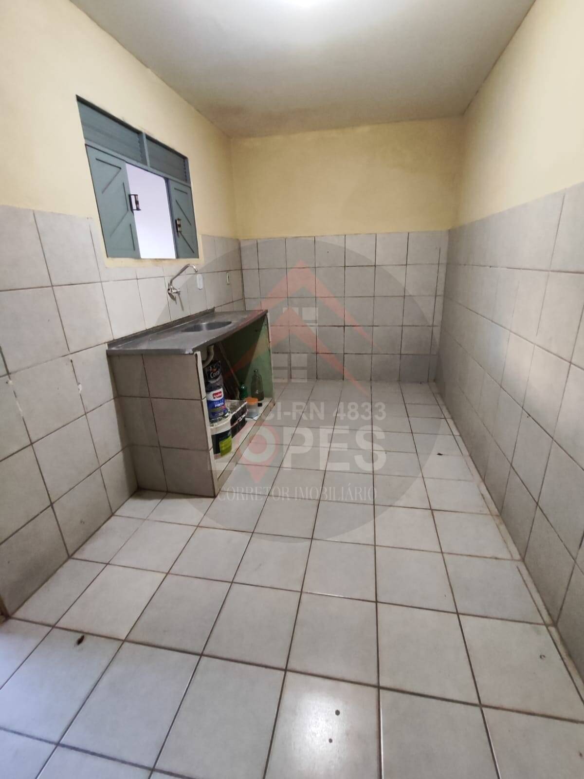 Casa à venda com 2 quartos, 100m² - Foto 3