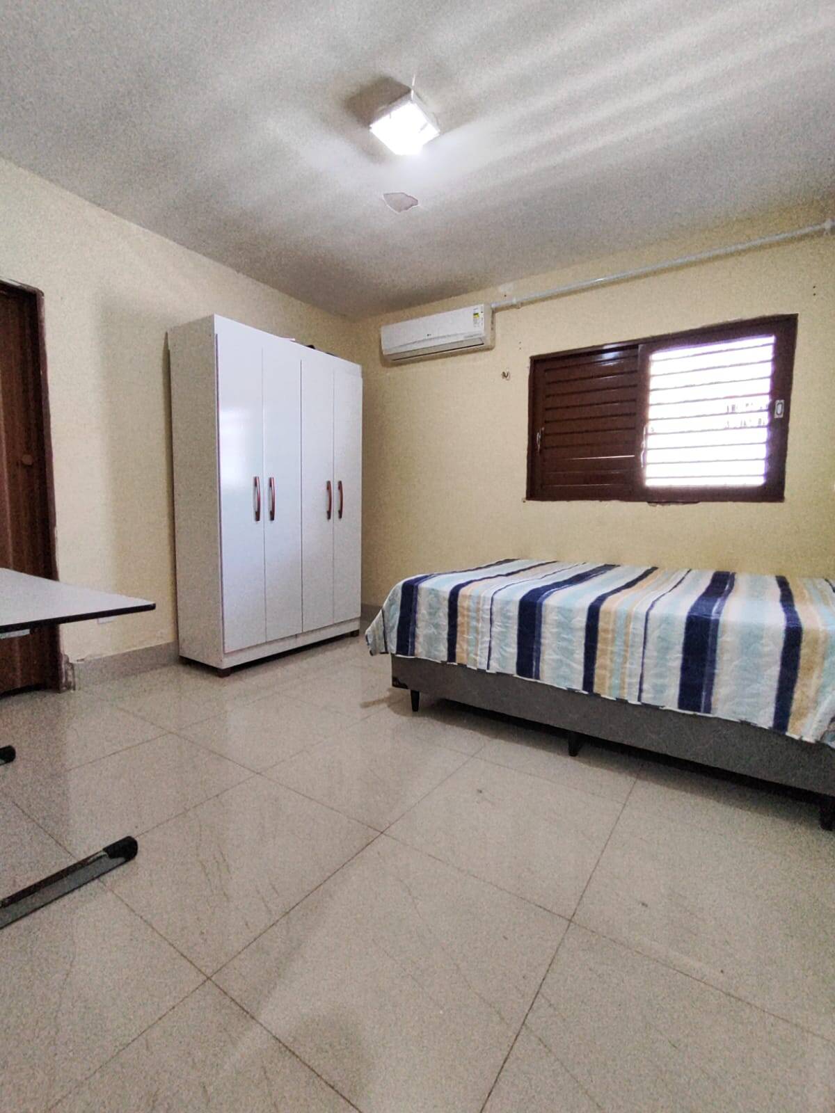 Casa à venda e aluguel com 4 quartos, 250m² - Foto 13