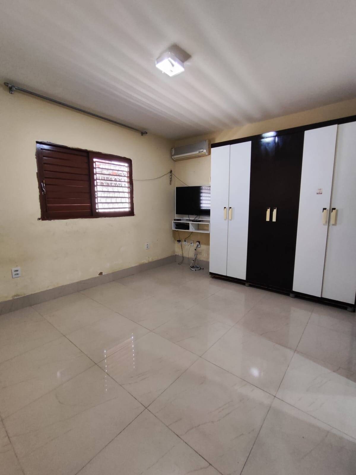 Casa à venda e aluguel com 4 quartos, 250m² - Foto 11