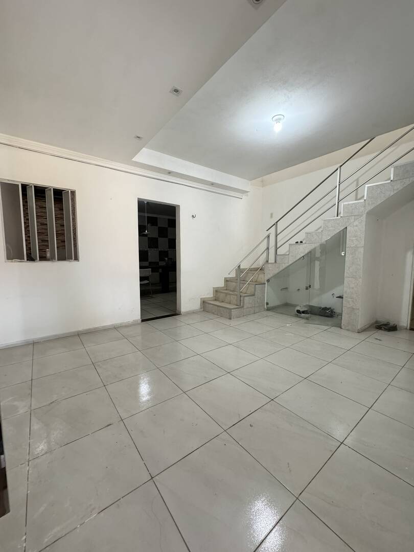 Casa à venda e aluguel com 4 quartos, 200m² - Foto 6