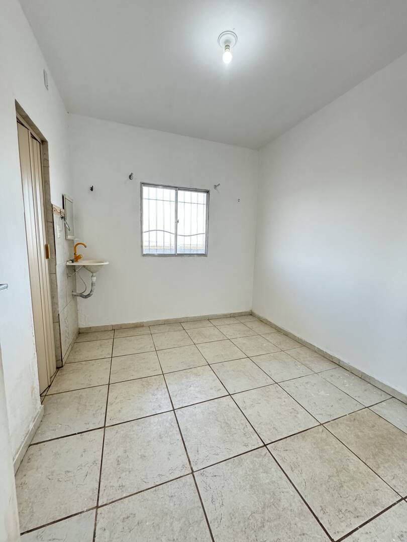 Casa à venda e aluguel com 4 quartos, 200m² - Foto 9