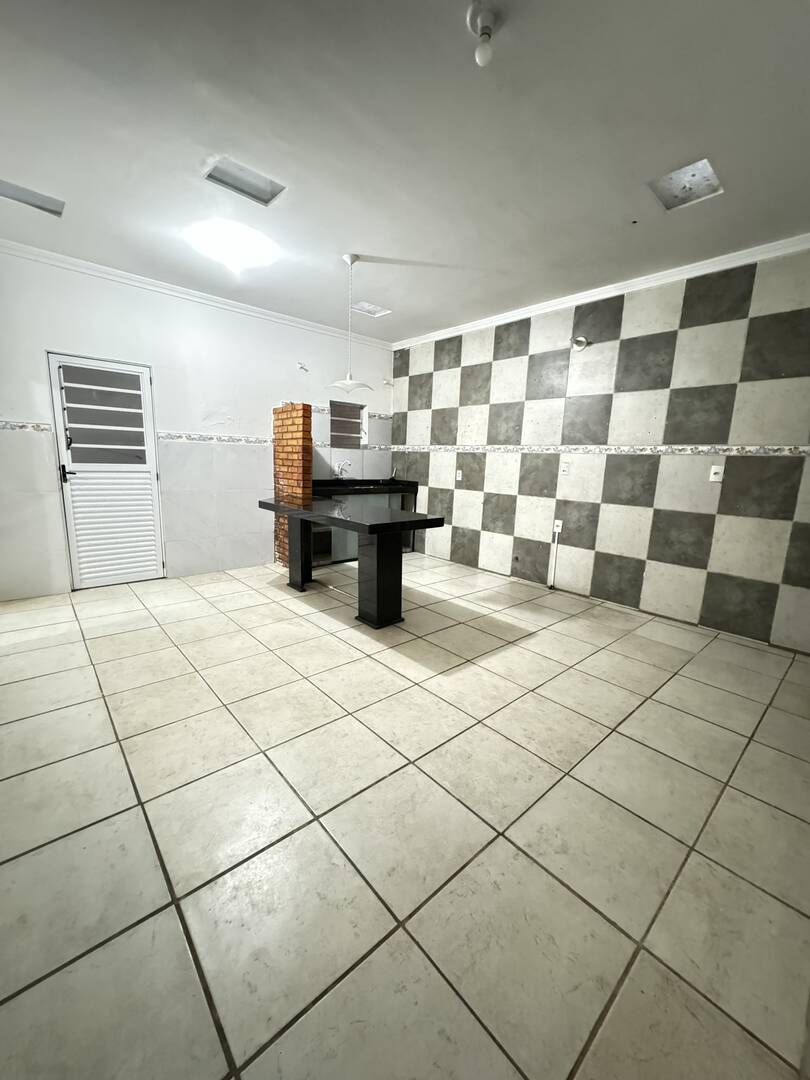 Casa à venda e aluguel com 4 quartos, 200m² - Foto 10