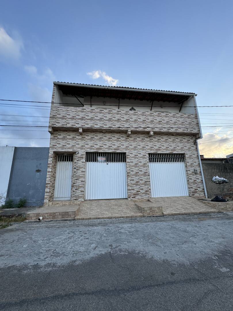 Casa à venda e aluguel com 4 quartos, 200m² - Foto 1