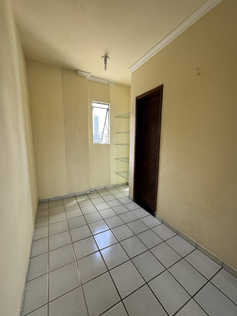 Apartamento à venda com 4 quartos, 180m² - Foto 3