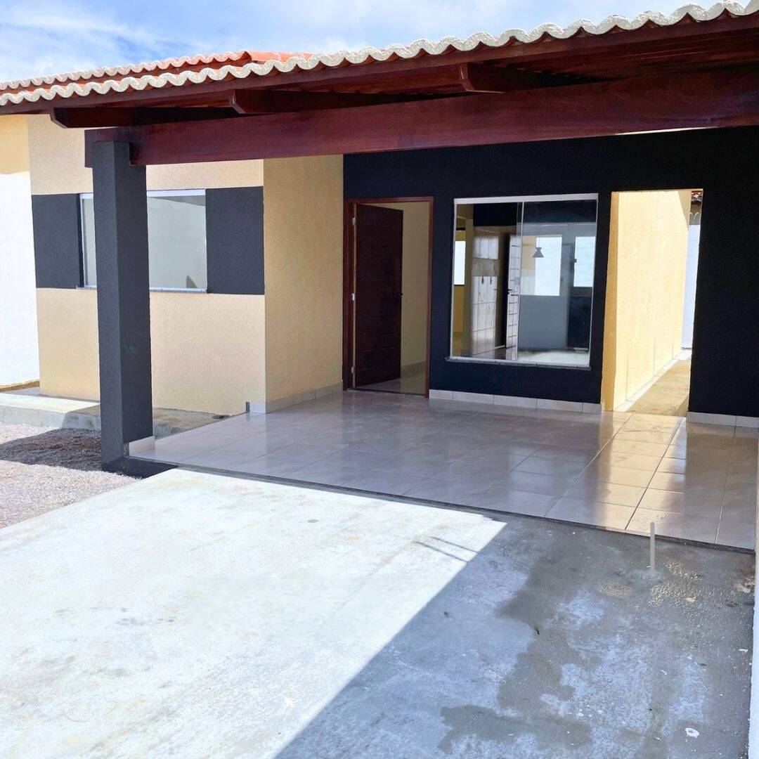 Casa à venda com 2 quartos, 69m² - Foto 1