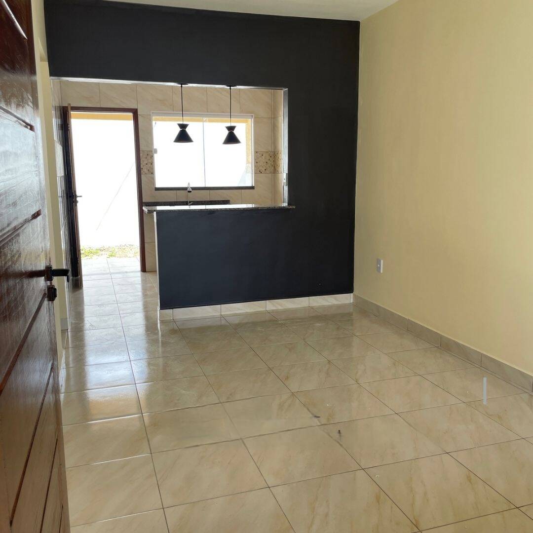 Casa à venda com 2 quartos, 69m² - Foto 2