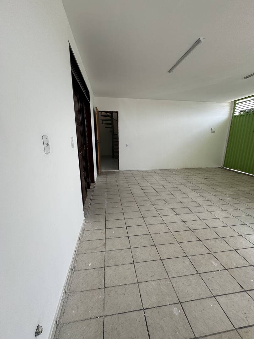 Casa à venda com 3 quartos, 300m² - Foto 13