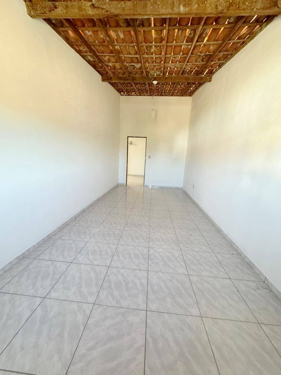 Casa à venda com 7 quartos, 280m² - Foto 2