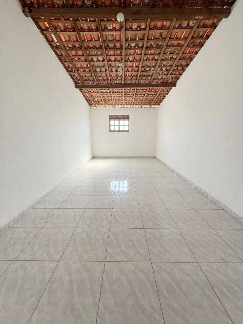 Casa à venda com 7 quartos, 280m² - Foto 4